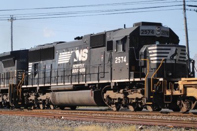 2574