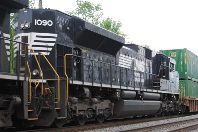 1090