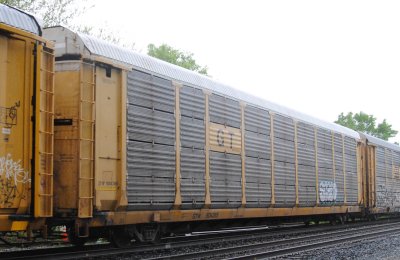 504385