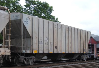 889213