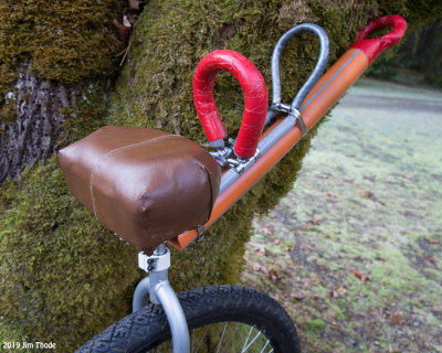 Air Saddle With Cover