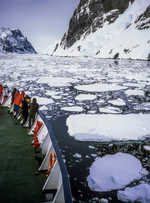 Antarctic Peninsula Fujichrome 2017-11-2.jpg