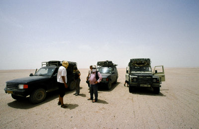 roadside.halt.mauritania.jpg