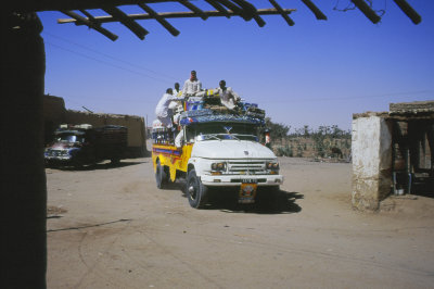 sudanese.nile.village.jpg