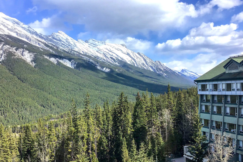 Mount Rundle Rimrock Hotel