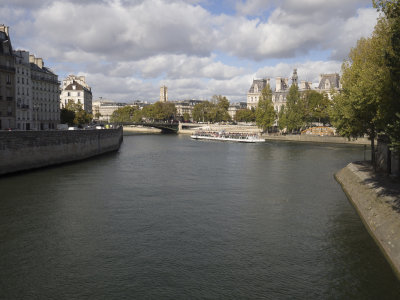 Paris_A201806w.jpg