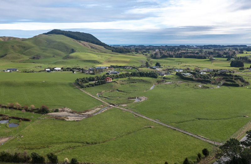 in Manakau east of SH1