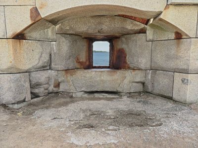 P6103661 - Canon Alcove, Fort Gorges, Portland.jpg