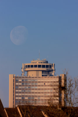 Coucher de lune, Tour de l'Europe