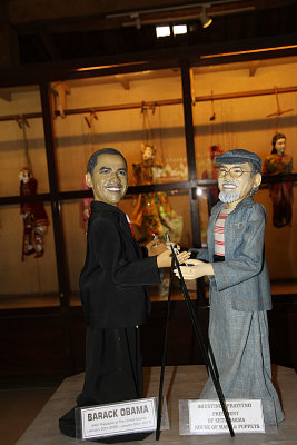 President meets president: Obama puppet with Setia Darma president puppet. 