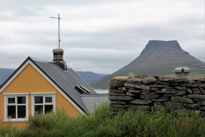 Flat top mountain & yellow house