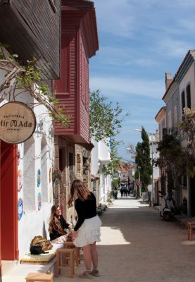 Bozcaada town was pretty cute & welcoming.