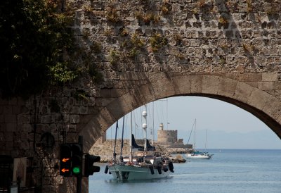 Back to Virgin Mary gate (think) with Mandraki Harbor behind
