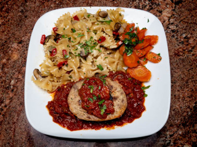 Meat Loaf, Glazed carrots, Pasta with veggies