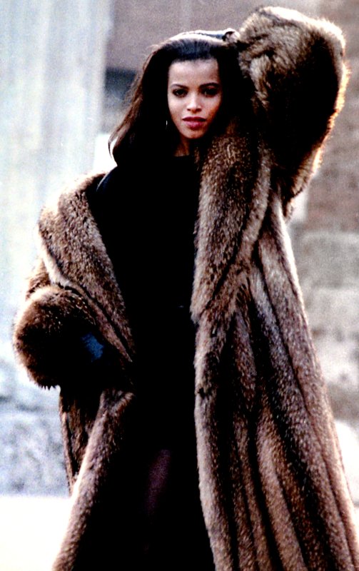 90s Sherry A in Fur - Elite Milano / Topline Agency Amsterdam 067.jpg