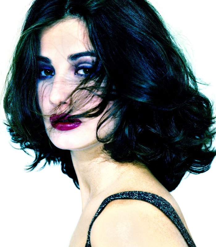 90's Beauty : Corine's Agency E6 crosspprocessed C41