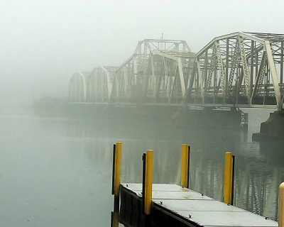 A foggy day on the river