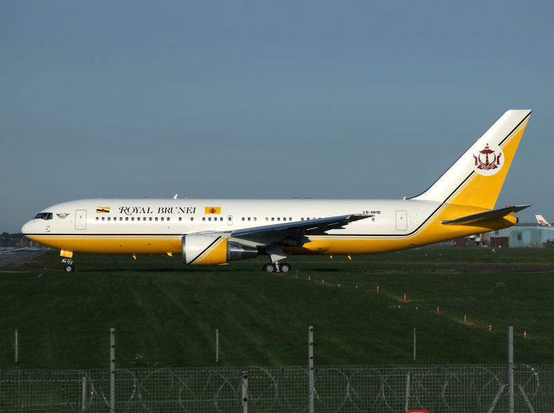 B767-200 V8-MHB