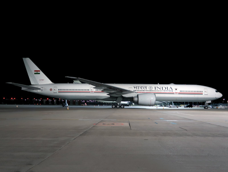 B777-300 K-7067