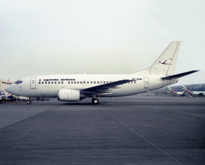 B737-500 5X-USM 