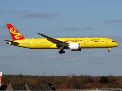 Nice Yellow livery final for 09L at LHR in good low Sun