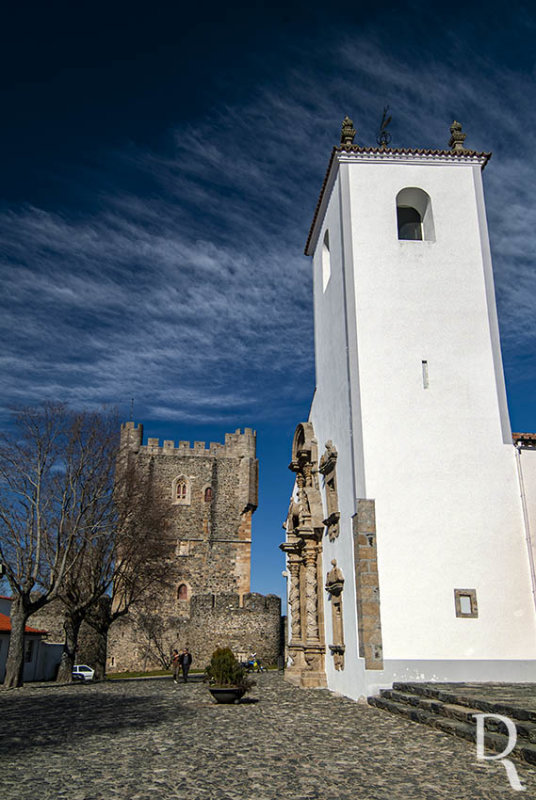 A Torre de Menagem e a Igreja de Santa Maria