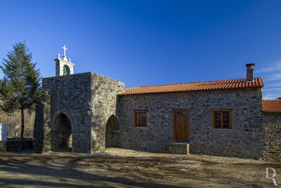 A Torre Sineira e a Casa Paroquial (MN)