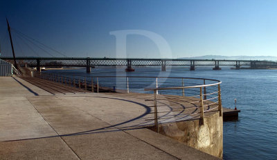 Ponte Metlica Ferroviria e Rodoviria sobre o Rio Lima