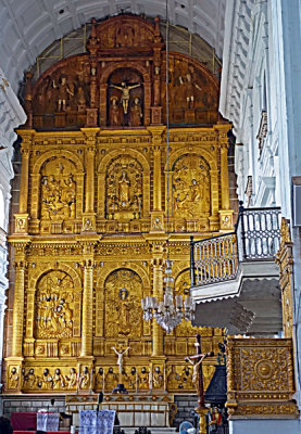 Main Altar, Se Cathedral, Panaji, Goa, India.