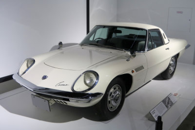 1967 Mazda Cosmo Sport 110S, first vehicle mass-produced with a twin-rotary engine. Courtesy of Malamut Auto Museum (2104)