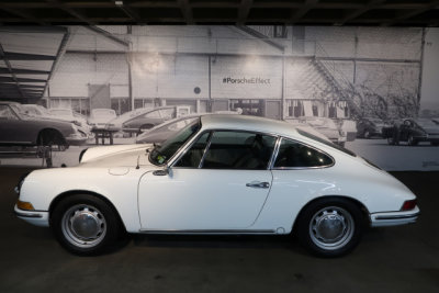 1969 Porsche 912. The 912 was powered by the 356's 4-cylinder engine, but retained the 911's chassis and road-holding. (2174)