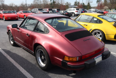 Porsche 911 Carrera, spectator parking lot, Porsche Swap Meet in Hershey, PA (0643)