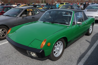 Porsche 914, spectator parking lot, Porsche Swap Meet in Hershey, PA (0656)