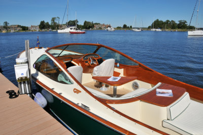 Classic boat (4618)
