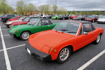 Spectator parking lot, 914, Porsche Swap Meet in Hershey, PA (3306)