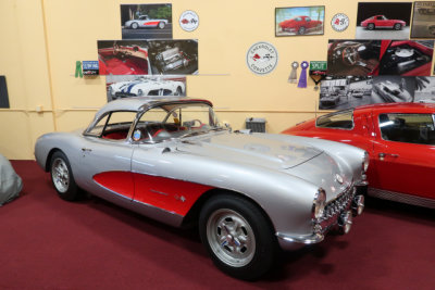 1957 Chevrolet Corvette Fuelie (with fuel-injected V8) (3965)