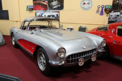1957 Chevrolet Corvette Fuelie (with fuel-injected V8) (3966)