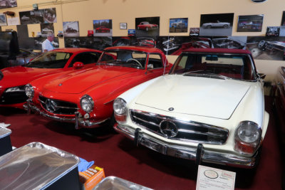 Left, 1957 Mercedes-Benz 190 SL and 1971 Mercedes-Benz 280 SL (Pagoda coupe) (3981)