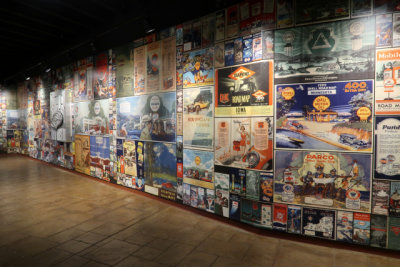 Gateway Auto Museum lobby (5763)