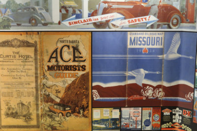 Gateway Auto Museum lobby (5770)