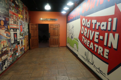 Gateway Auto Museum lobby (5776)