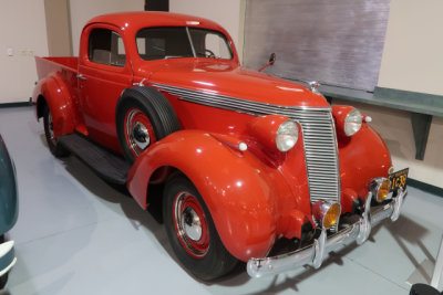 1937 Studebaler J5 Coupe Express, car-based pickup truck, derived from Dictator's frame, front fender and running gear (5273)