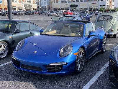 2015 Porsche 911 Targa 4S, 991.1, Sapphire Blue, at cars & coffee in Hunt Valley, Maryland (2752)
