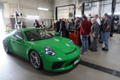 2018 Porsche 911 GT3 (991.2), Viper Green, PCA Chesapeake Tech Session, Porsche Silver Spring, Maryland (2699)