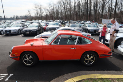 1968 Porsche 911L, Tangerine, PCA Chesapeake Tech Session, Porsche Silver Spring, Maryland (2722)
