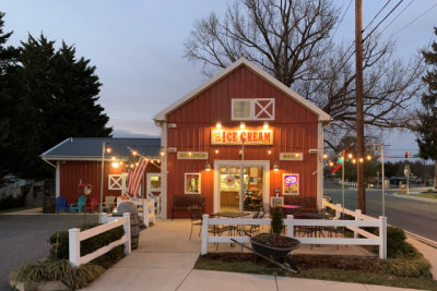 Little Red Barn Ice Cream Cafe, Jefferson, Maryland (3074)