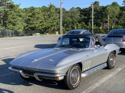 1966 Chevrolet Corvette Sting Ray with 327 cid V8 (2818)