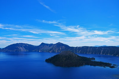 Crater_Lake_with_Wizard_Island