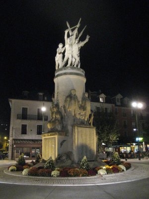 Aix-les-Bains a son monument aux morts comme chaque localit franaise