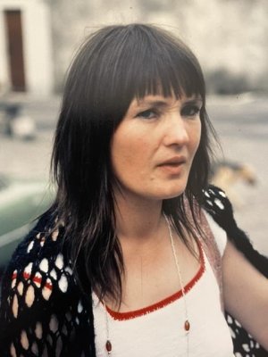 Catherine le jour du mariage de sa soeur Claire
